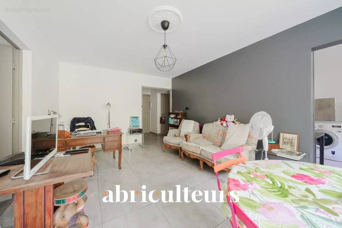 Appartement à MARSEILLE-9E