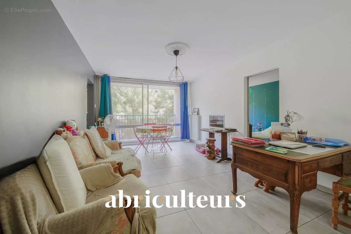 Appartement à MARSEILLE-9E