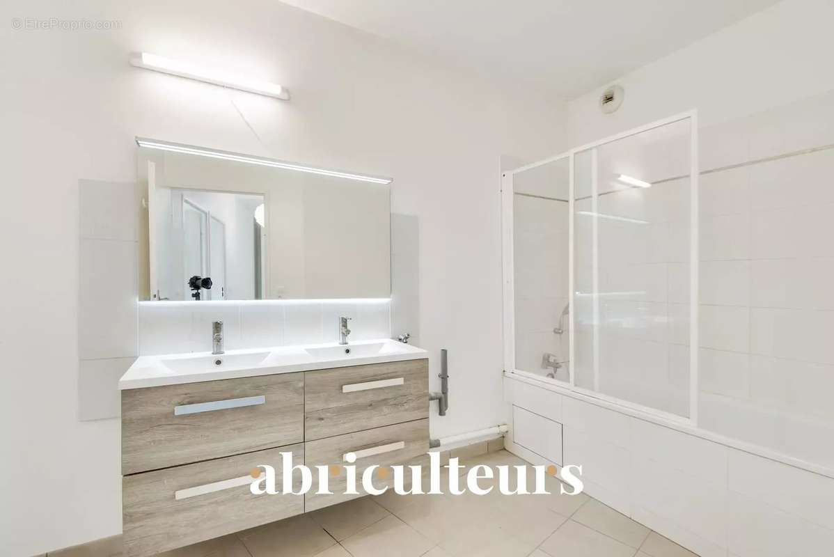 Appartement à AUBERVILLIERS