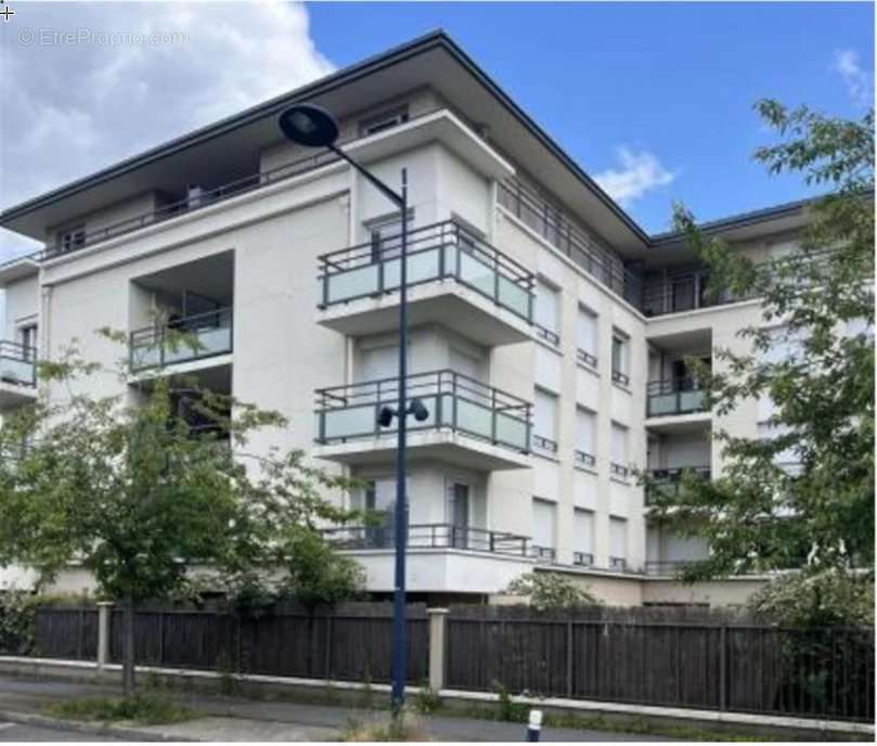 Appartement à DAMMARIE-LES-LYS