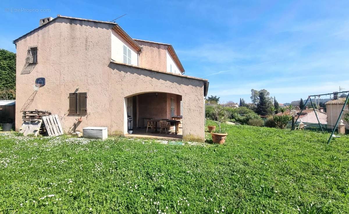 Maison à VILLENEUVE-LOUBET