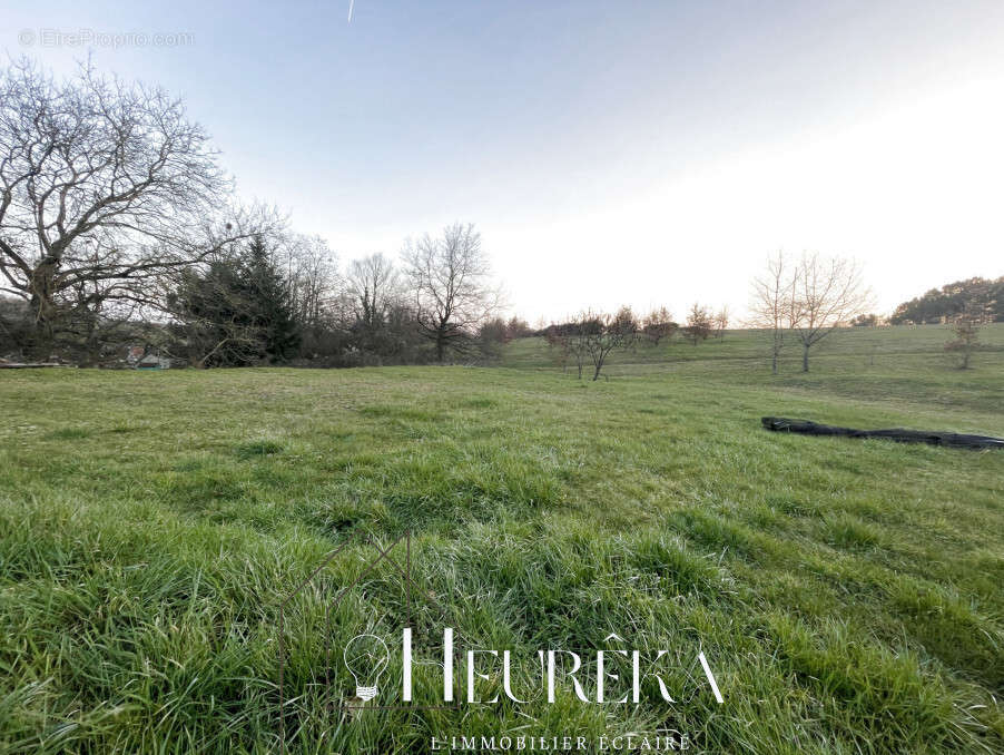 Terrain à CIVRAY-DE-TOURAINE