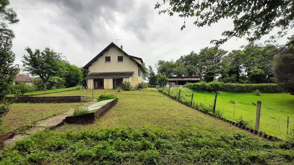 Photo 3 - Maison à LONS-LE-SAUNIER