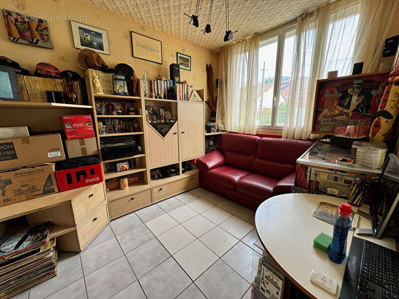 Appartement à LES PAVILLONS-SOUS-BOIS