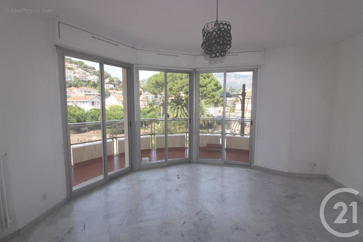 Appartement à ROQUEBRUNE-CAP-MARTIN