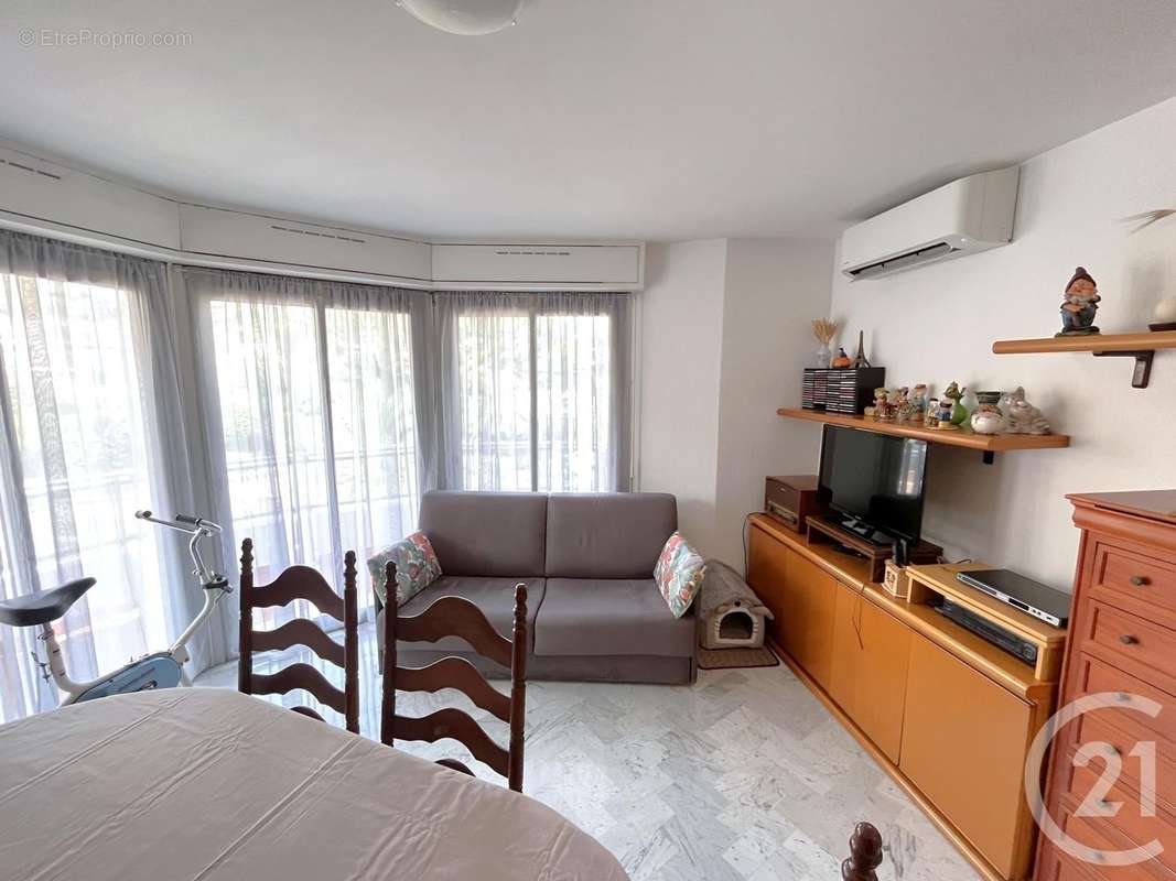 Appartement à ROQUEBRUNE-CAP-MARTIN