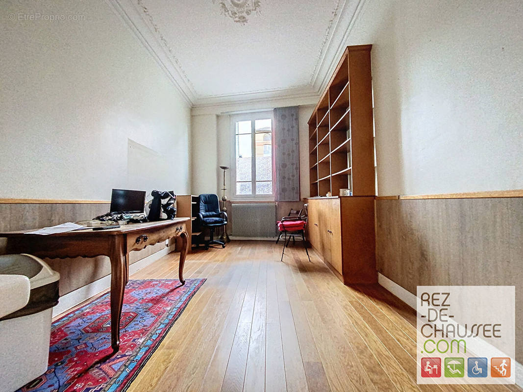 Appartement à PARIS-14E