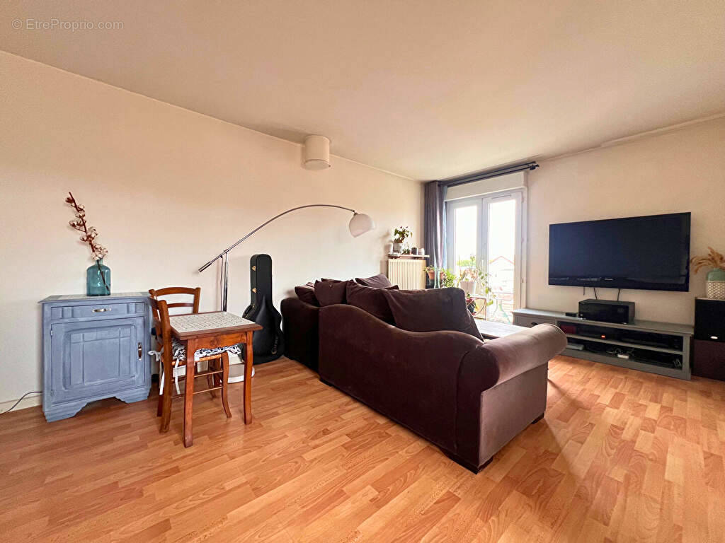 Appartement à VILLENEUVE-LA-GARENNE