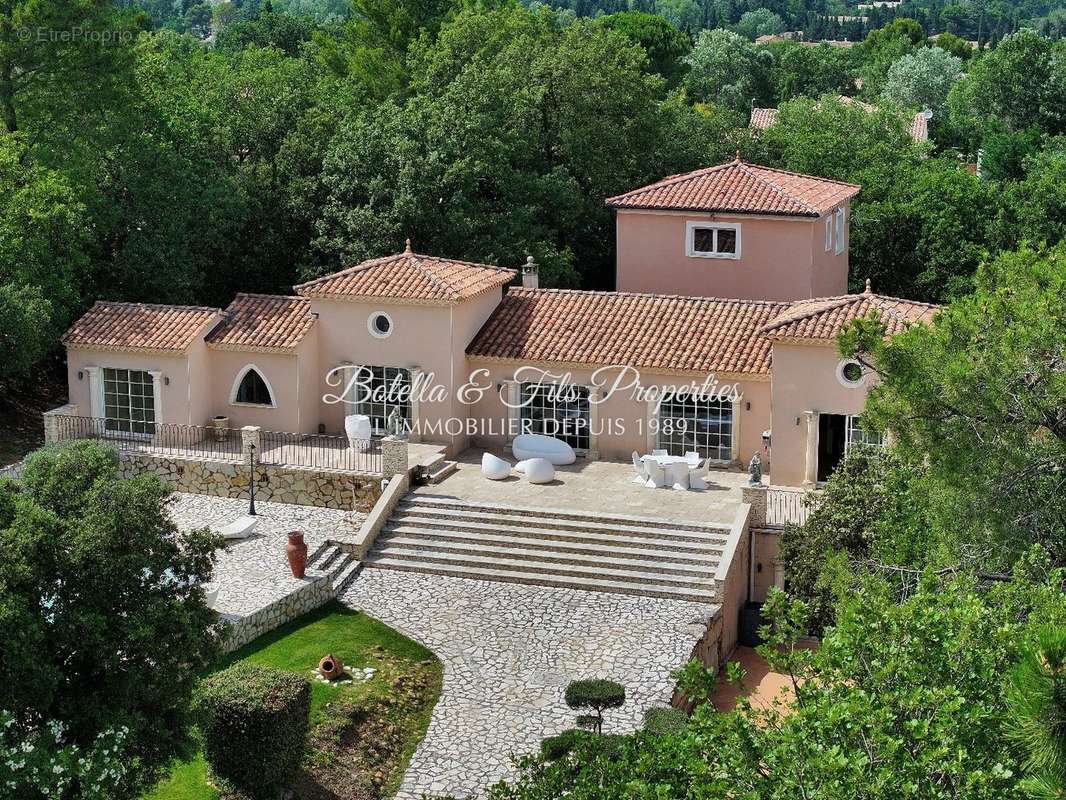 Maison à VILLENEUVE-LES-AVIGNON