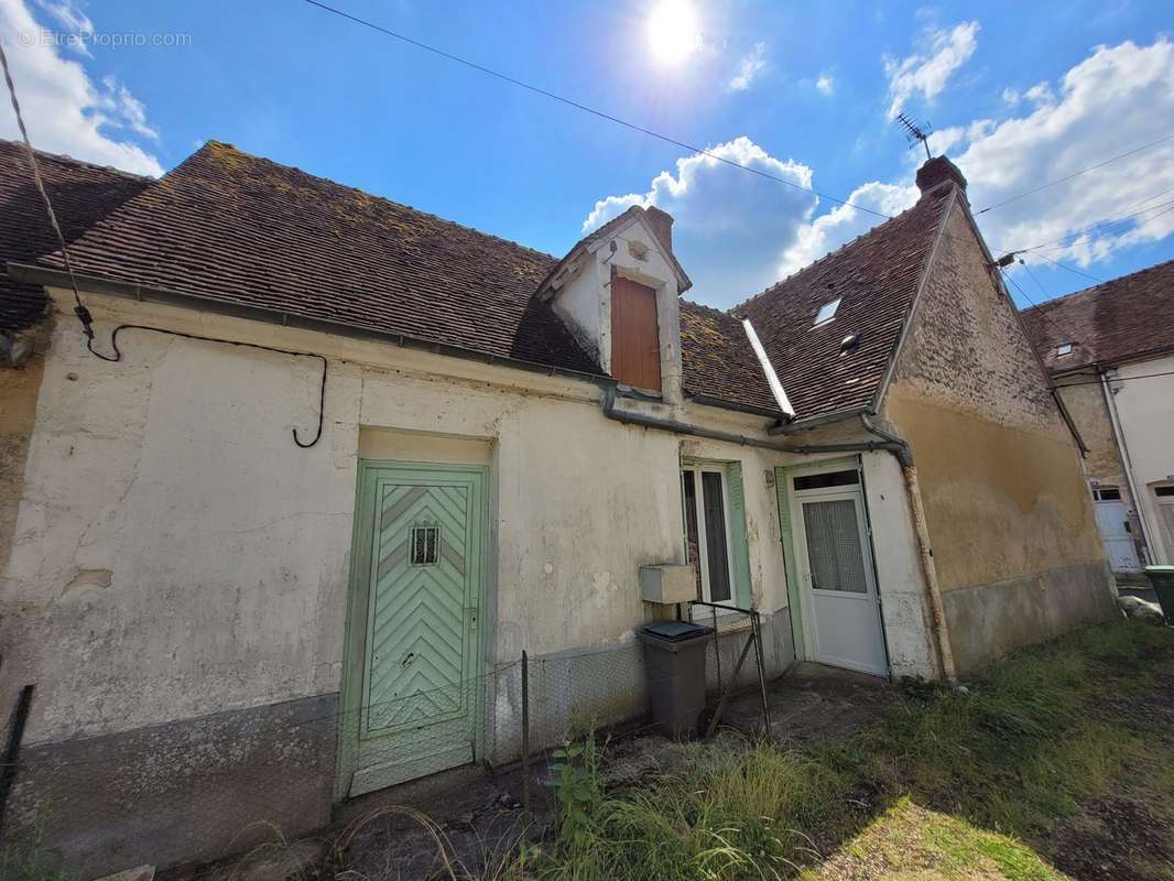 Maison à MOUTIERS-AU-PERCHE