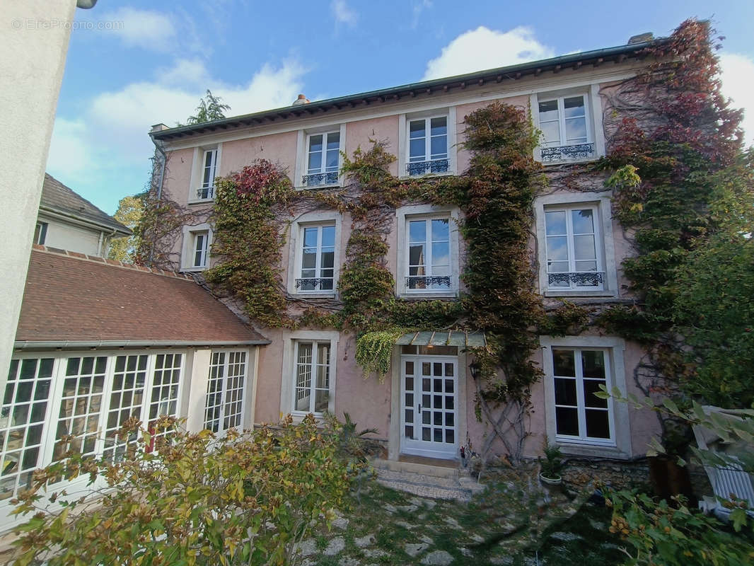 Maison à VERNEUIL-SUR-SEINE