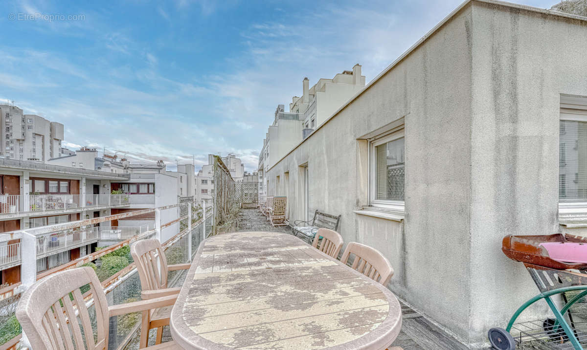 Appartement à PARIS-15E