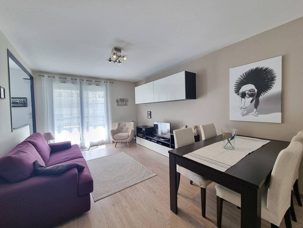 Appartement à MOISSY-CRAMAYEL