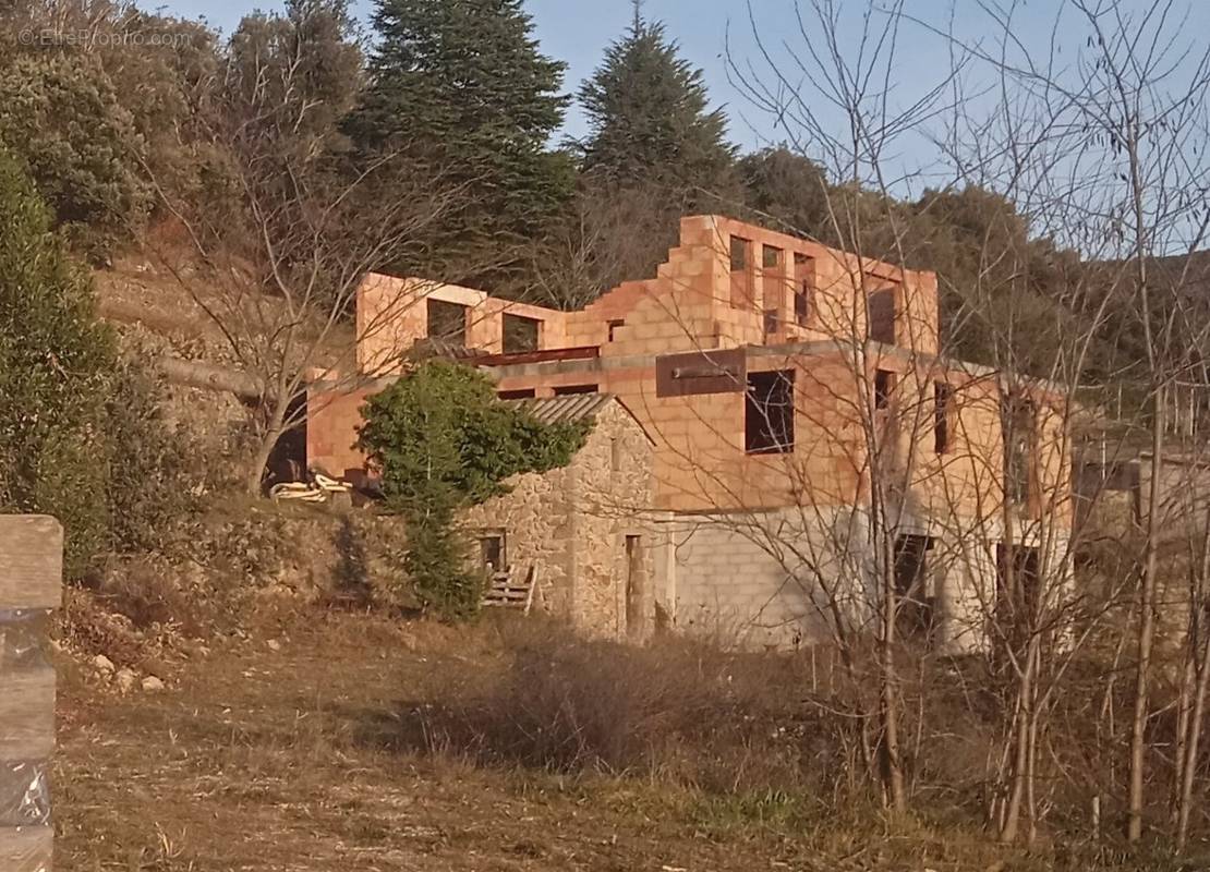 Maison à NOTRE-DAME-DE-LA-ROUVIERE