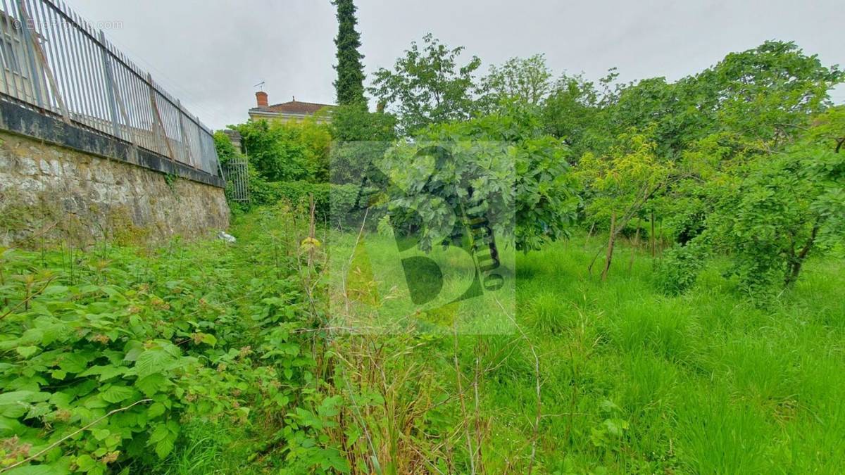 Terrain à ANGOULEME