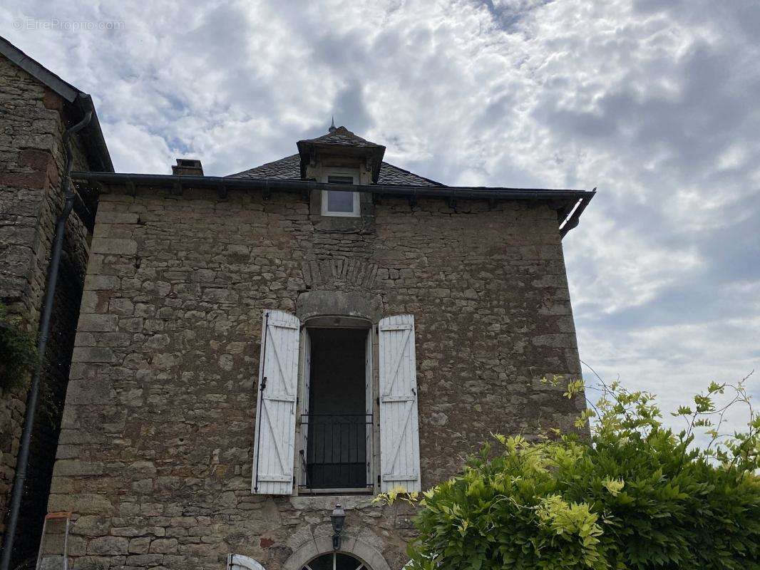 Appartement à ONET-LE-CHATEAU