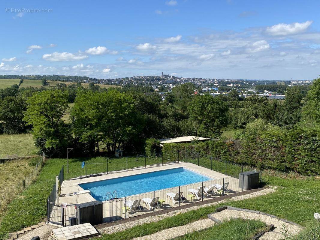 Appartement à ONET-LE-CHATEAU