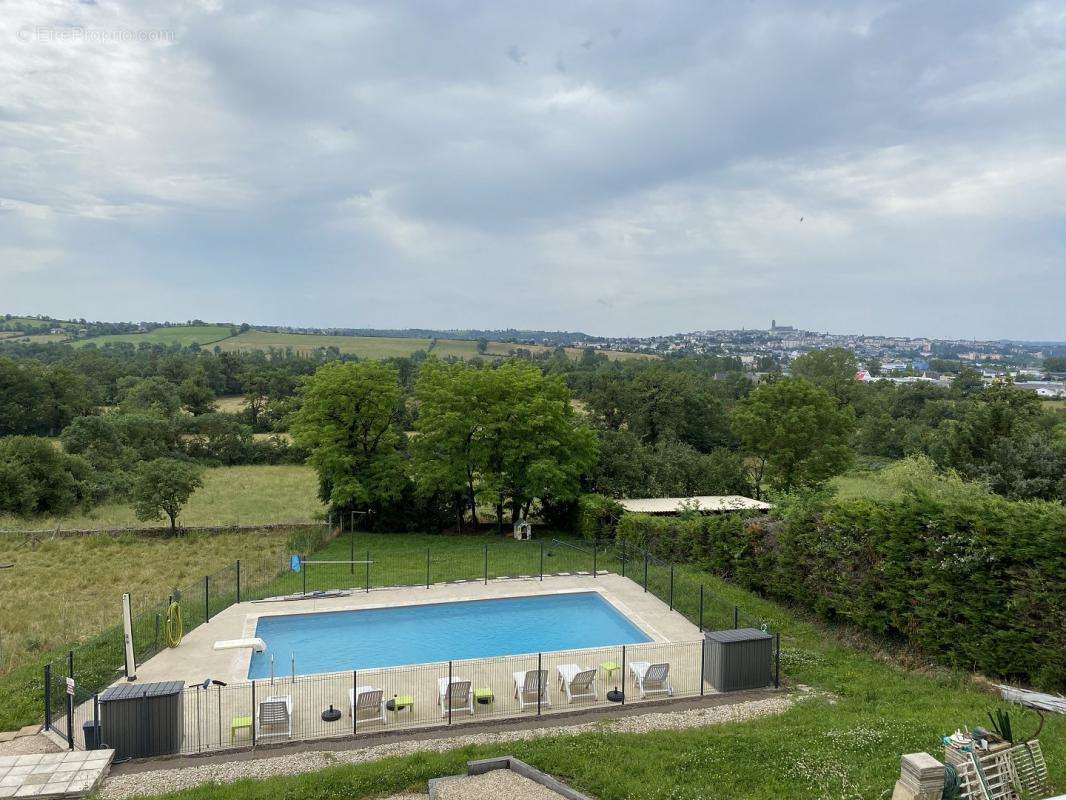 Appartement à ONET-LE-CHATEAU