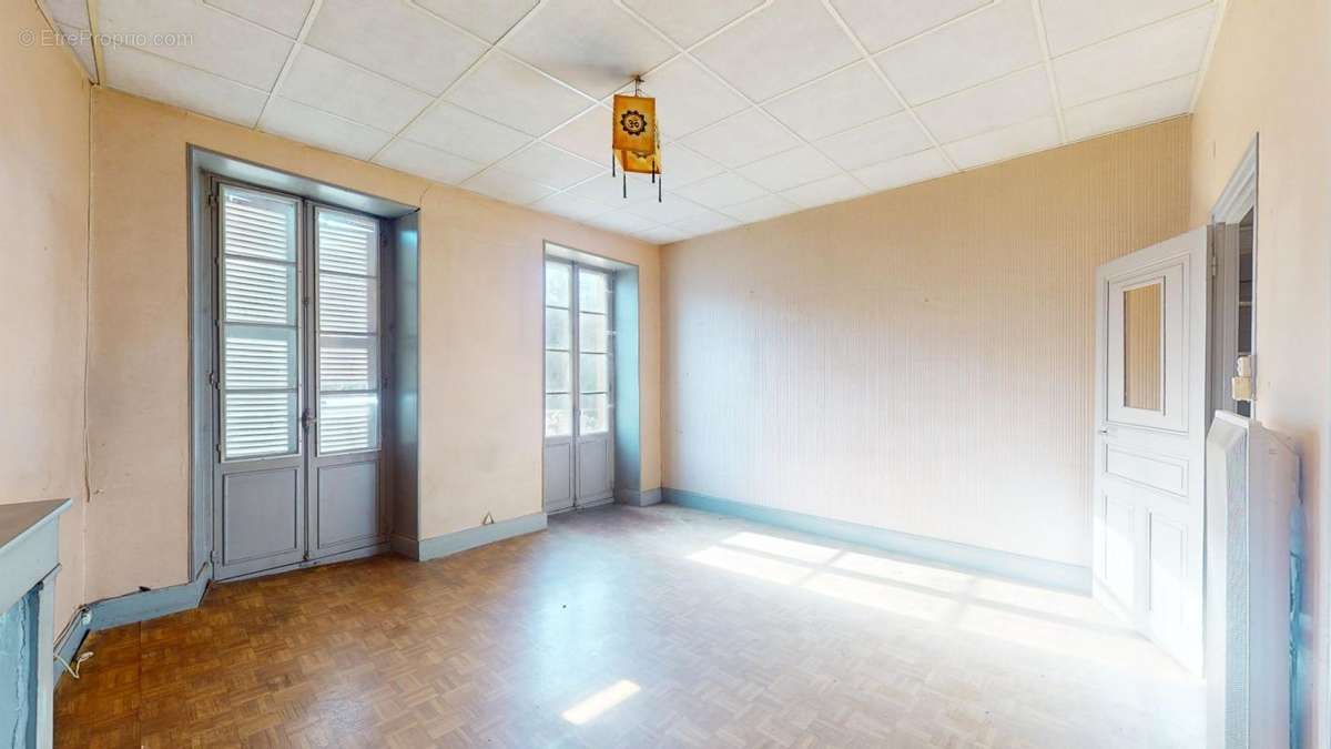 Appartement à VILLECOMTAL