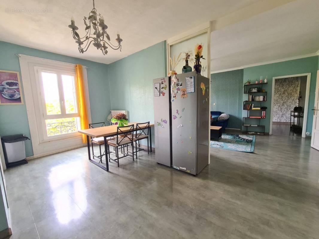 Appartement à SAINT-ETIENNE