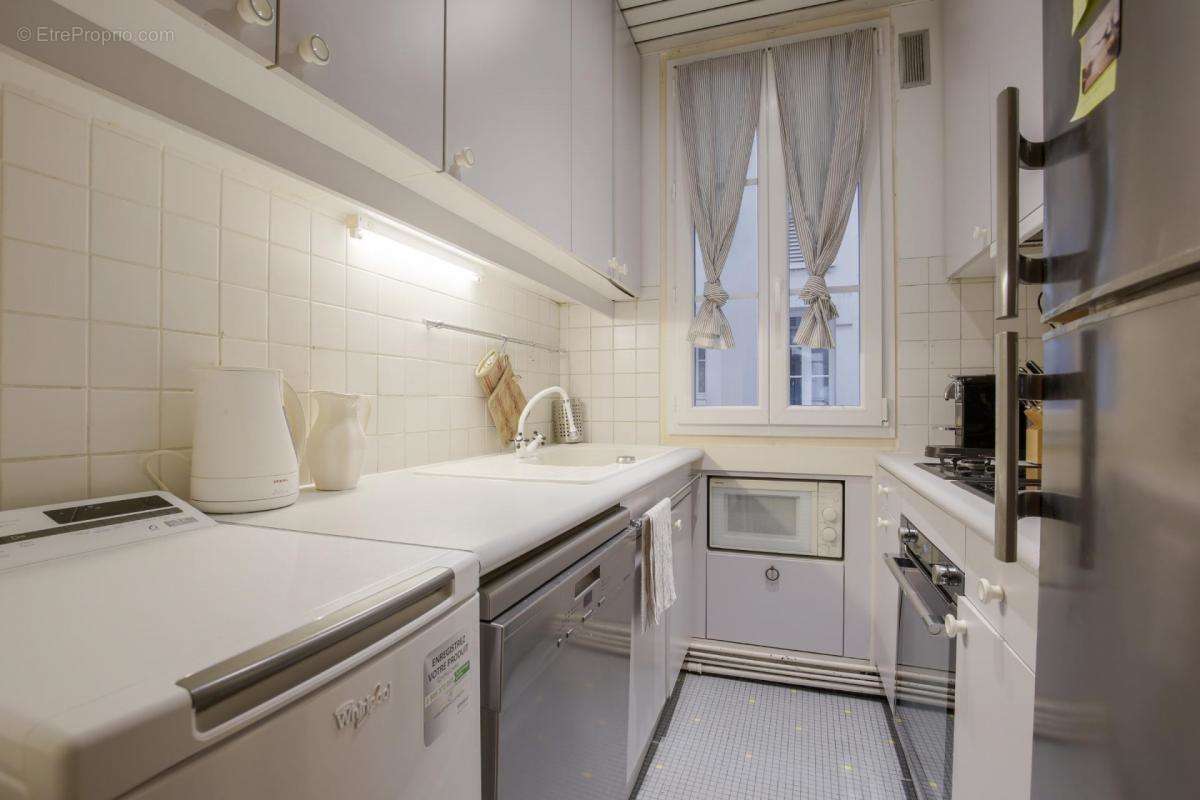 Appartement à PARIS-17E