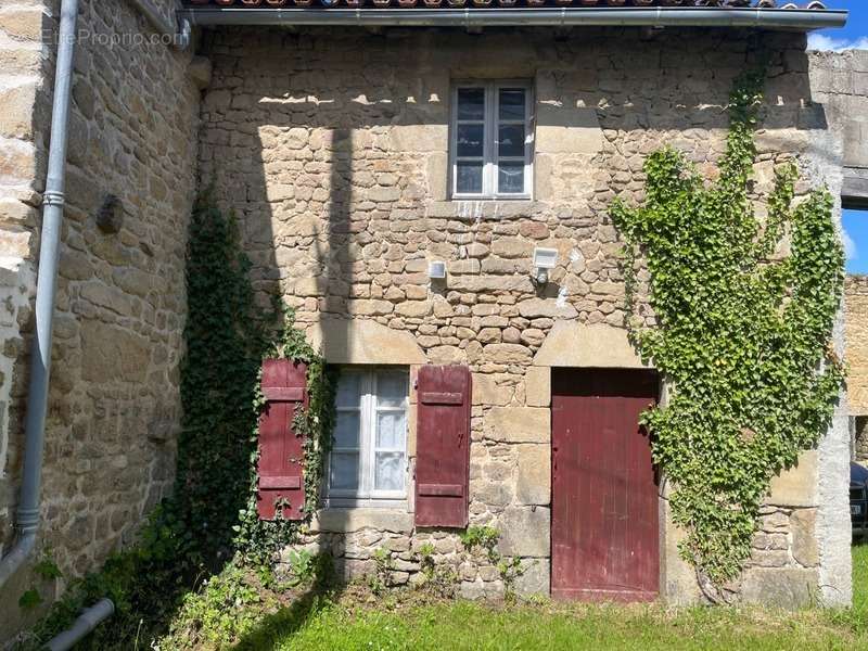 Maison à CHATEAUPONSAC