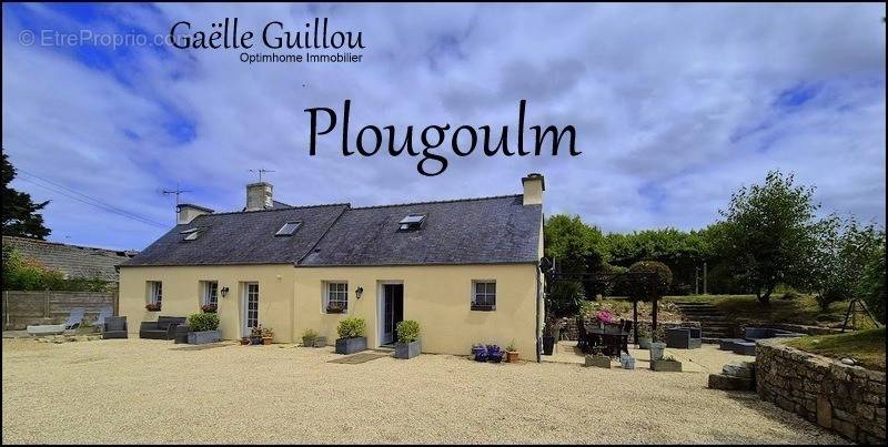 Maison à PLOUGOULM