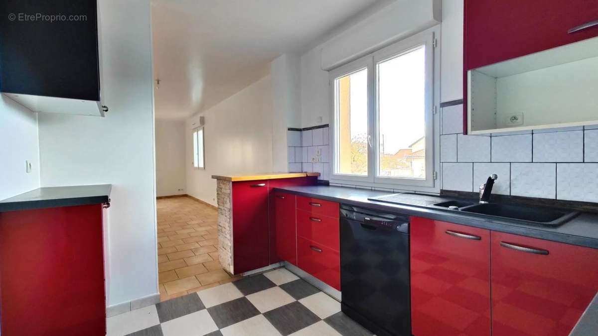 Appartement à VAIRES-SUR-MARNE