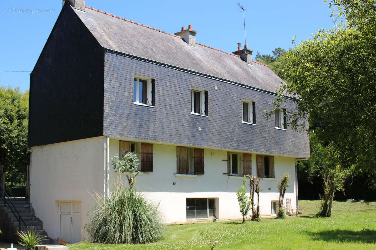 Maison à SAINT-AVE