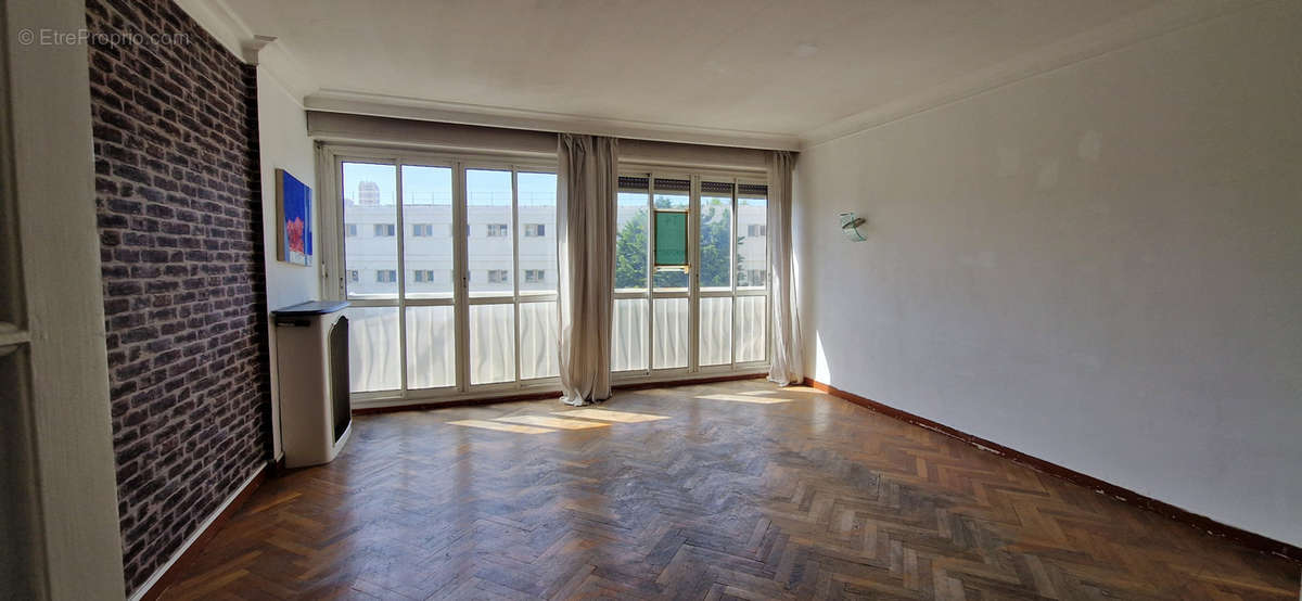 Appartement à MARSEILLE-9E