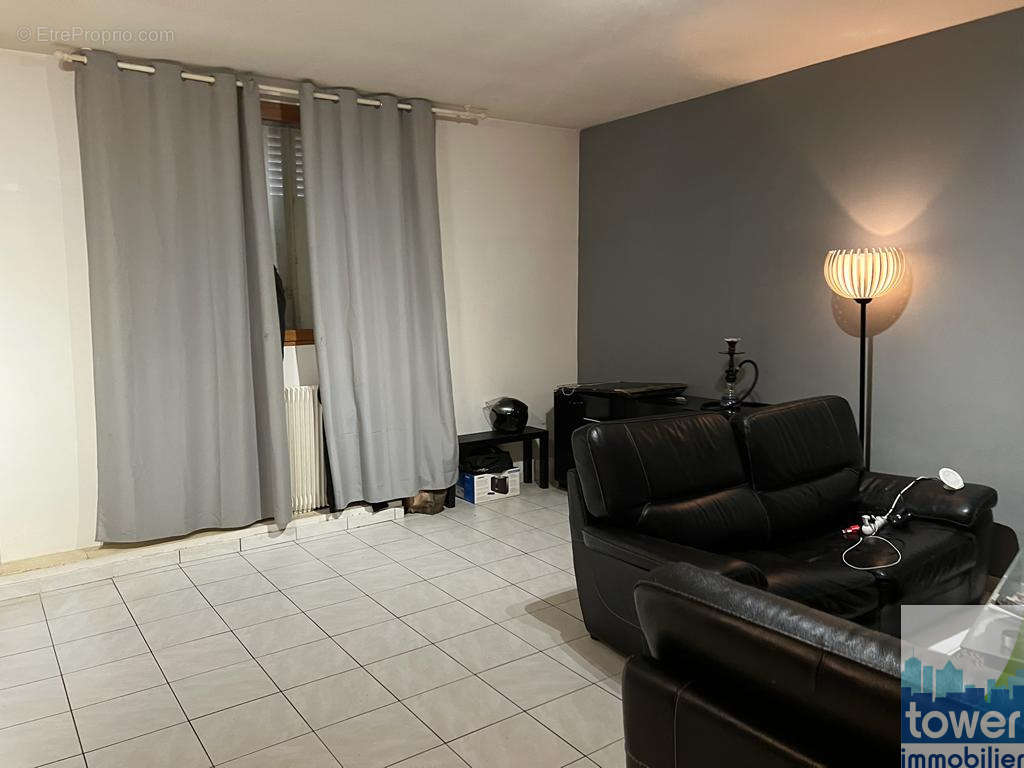 Appartement à LE BLANC-MESNIL