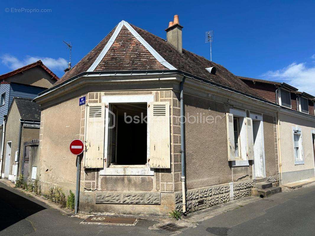 Maison à LA SUZE-SUR-SARTHE