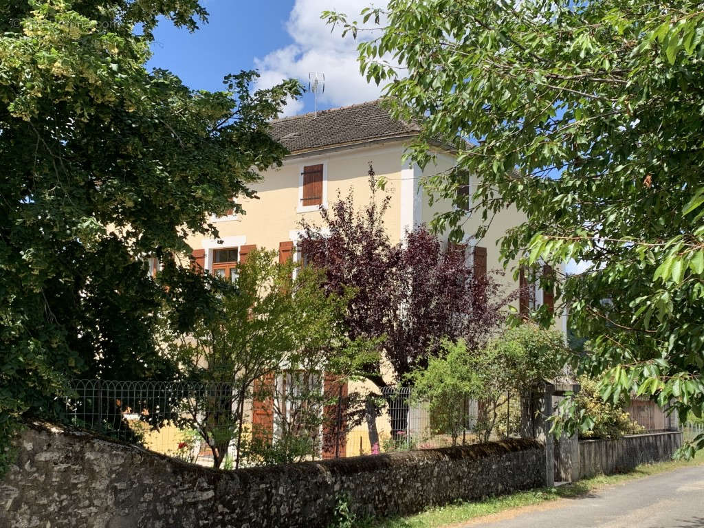 Maison à CAHORS