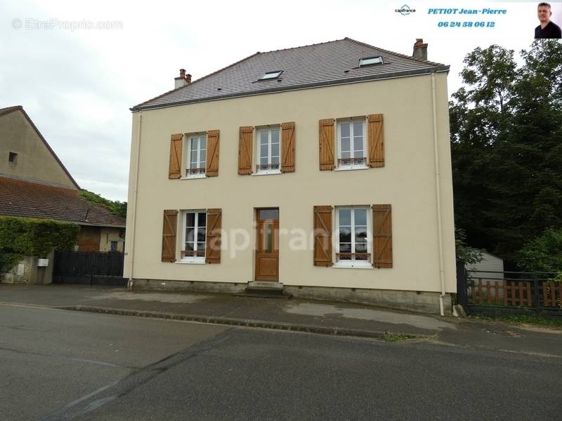 Maison à PIERRE-DE-BRESSE