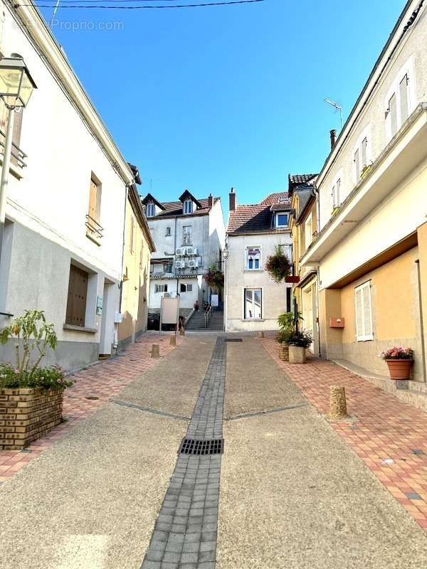 Maison à NERIS-LES-BAINS