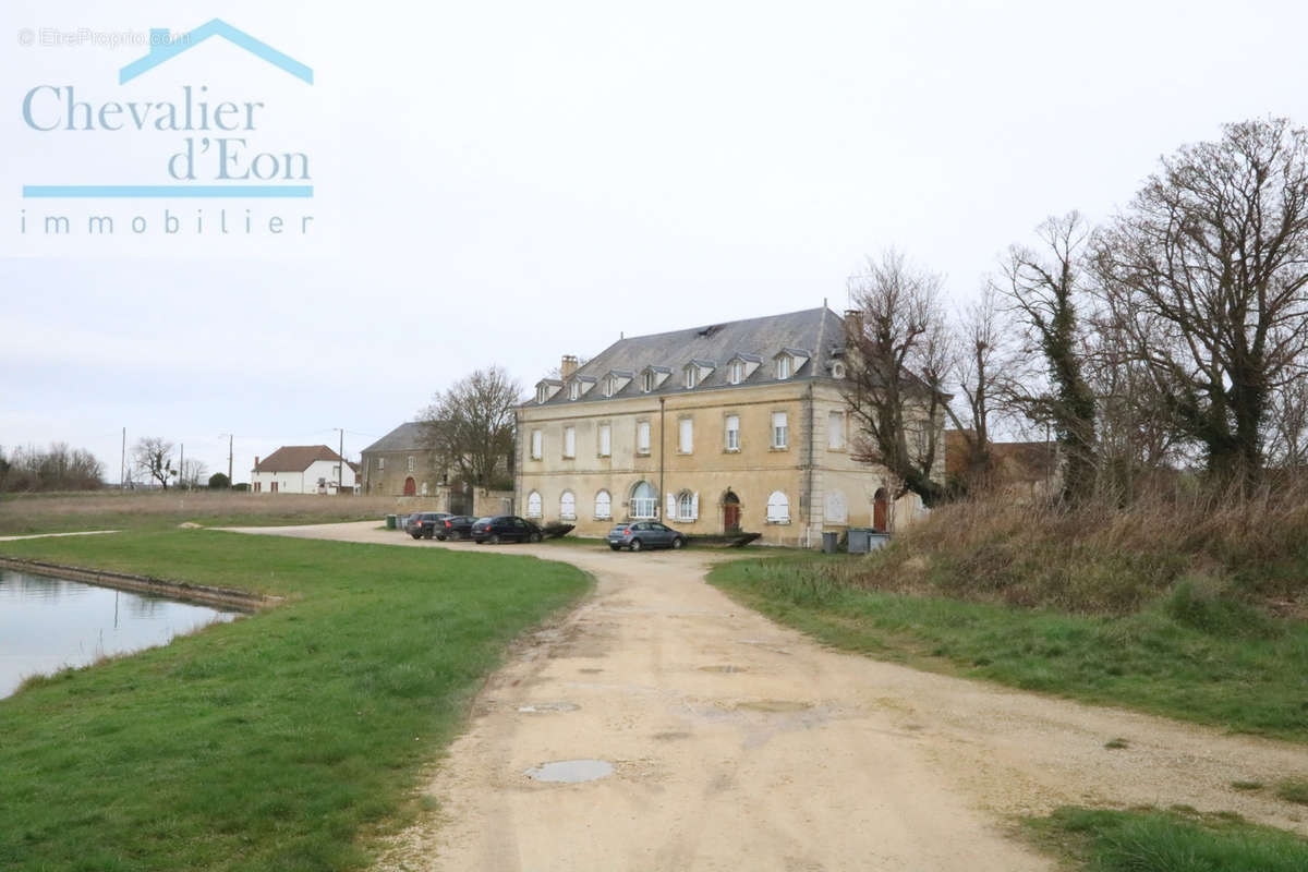 Maison à MAROLLES-SOUS-LIGNIERES