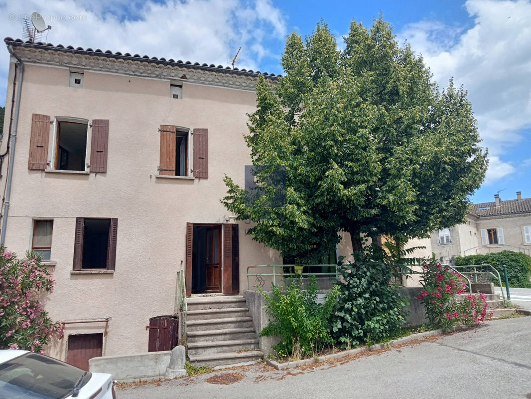 Maison à SAINT-FORTUNAT-SUR-EYRIEUX