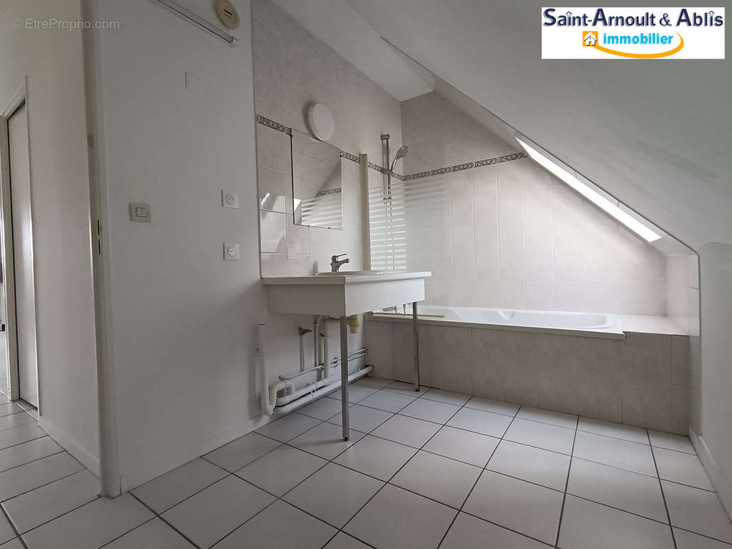 Appartement à SAINT-ARNOULT-EN-YVELINES