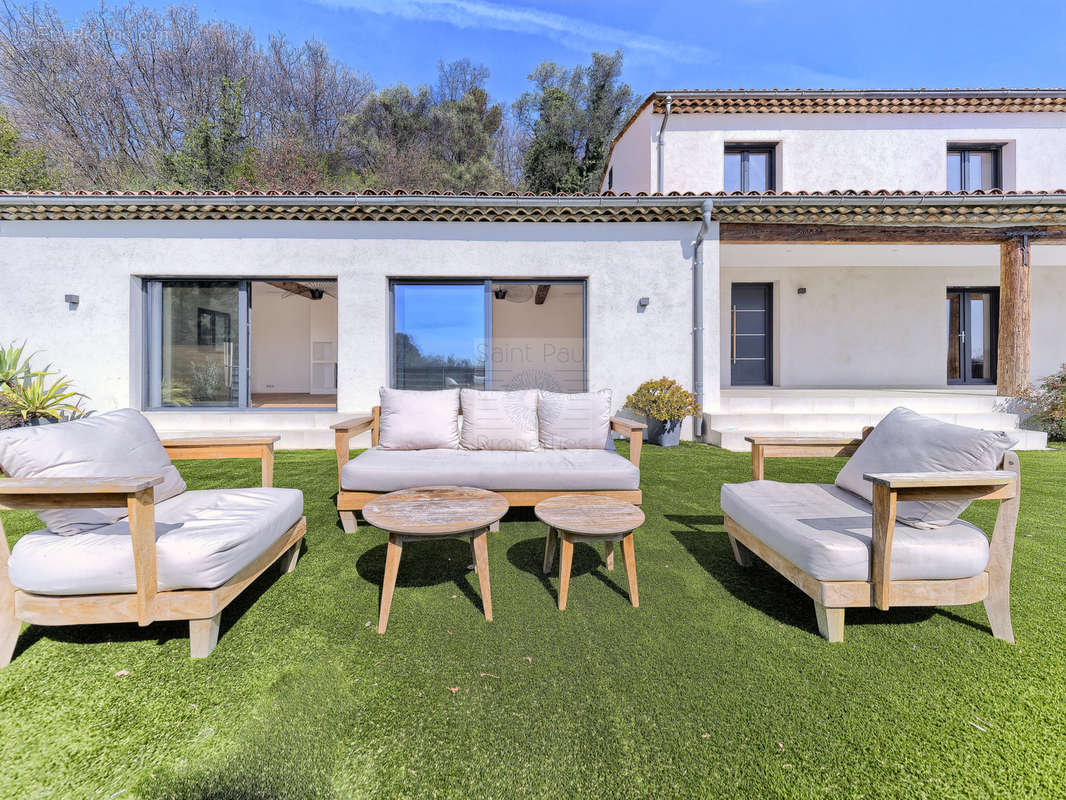 Maison à TOURRETTES-SUR-LOUP