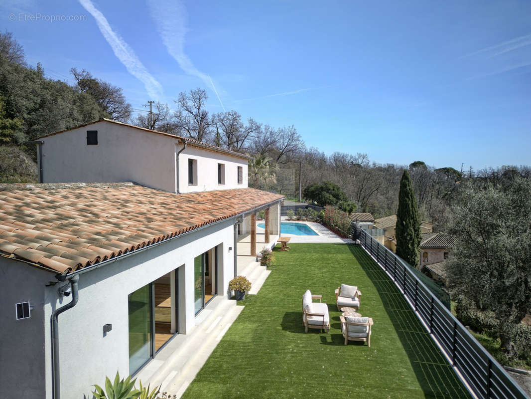 Maison à TOURRETTES-SUR-LOUP