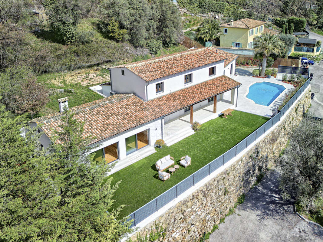 Maison à TOURRETTES-SUR-LOUP