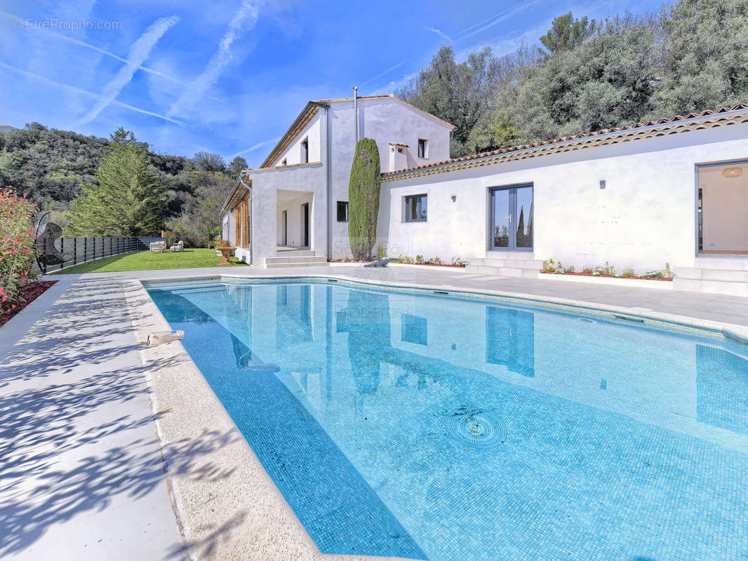 Maison à TOURRETTES-SUR-LOUP