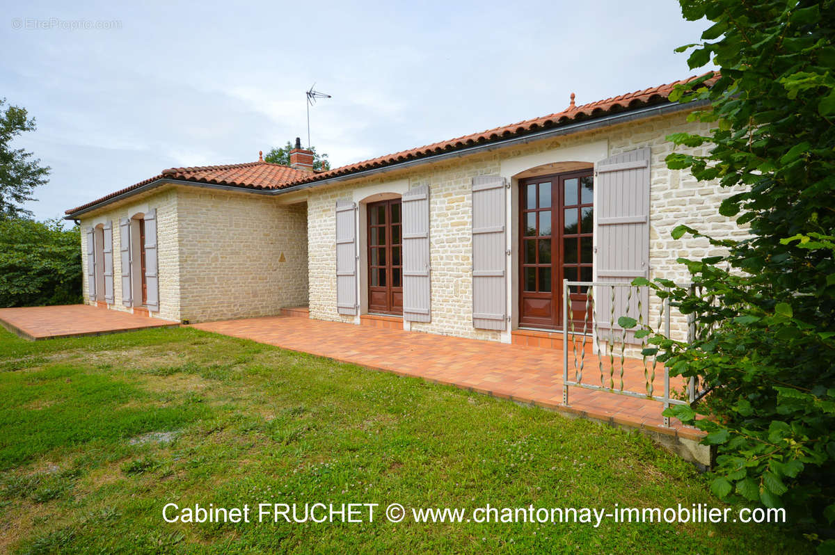 Maison à LA CAILLERE-SAINT-HILAIRE