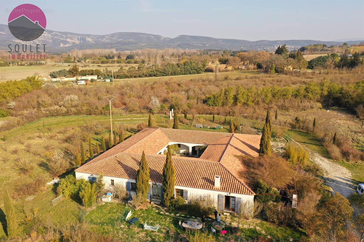 Maison à L&#039;ISLE-SUR-LA-SORGUE