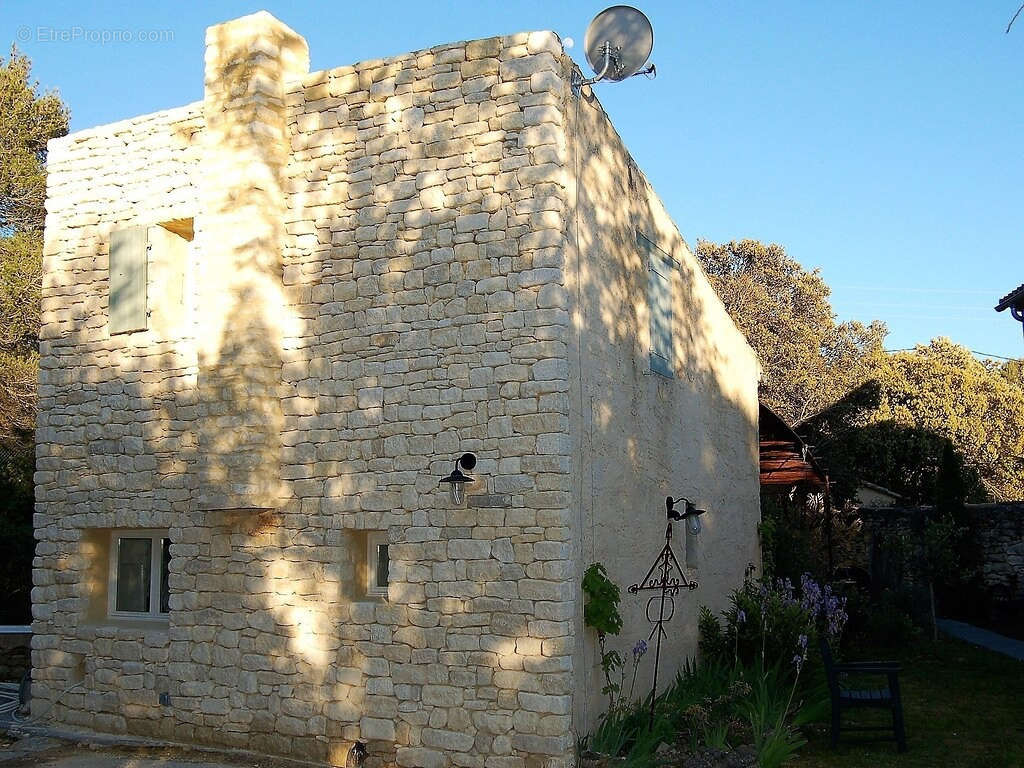 Maison à L&#039;ISLE-SUR-LA-SORGUE