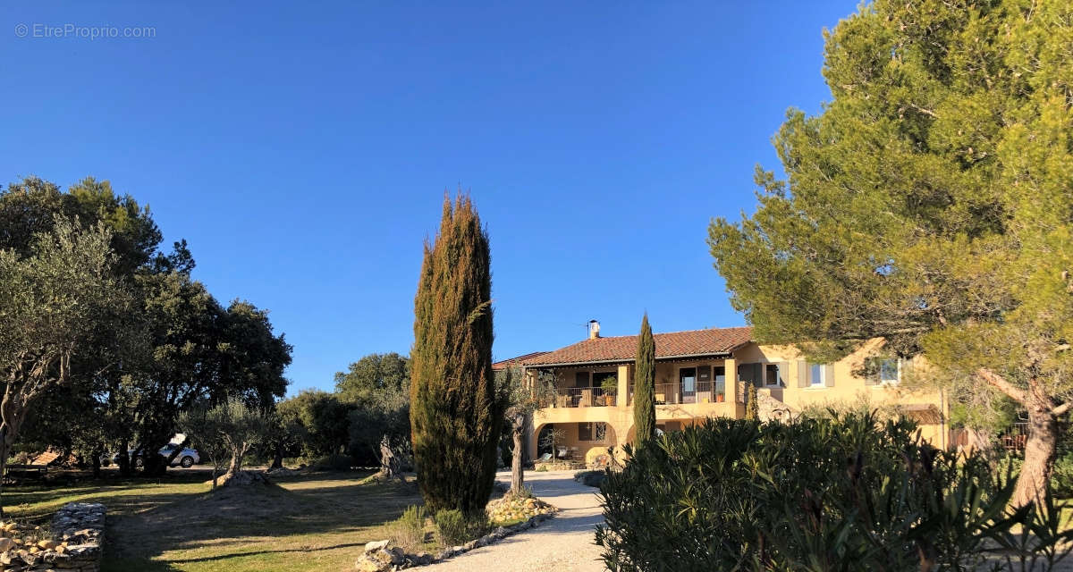 Maison à L&#039;ISLE-SUR-LA-SORGUE