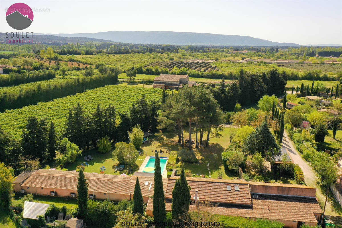 Maison à L&#039;ISLE-SUR-LA-SORGUE