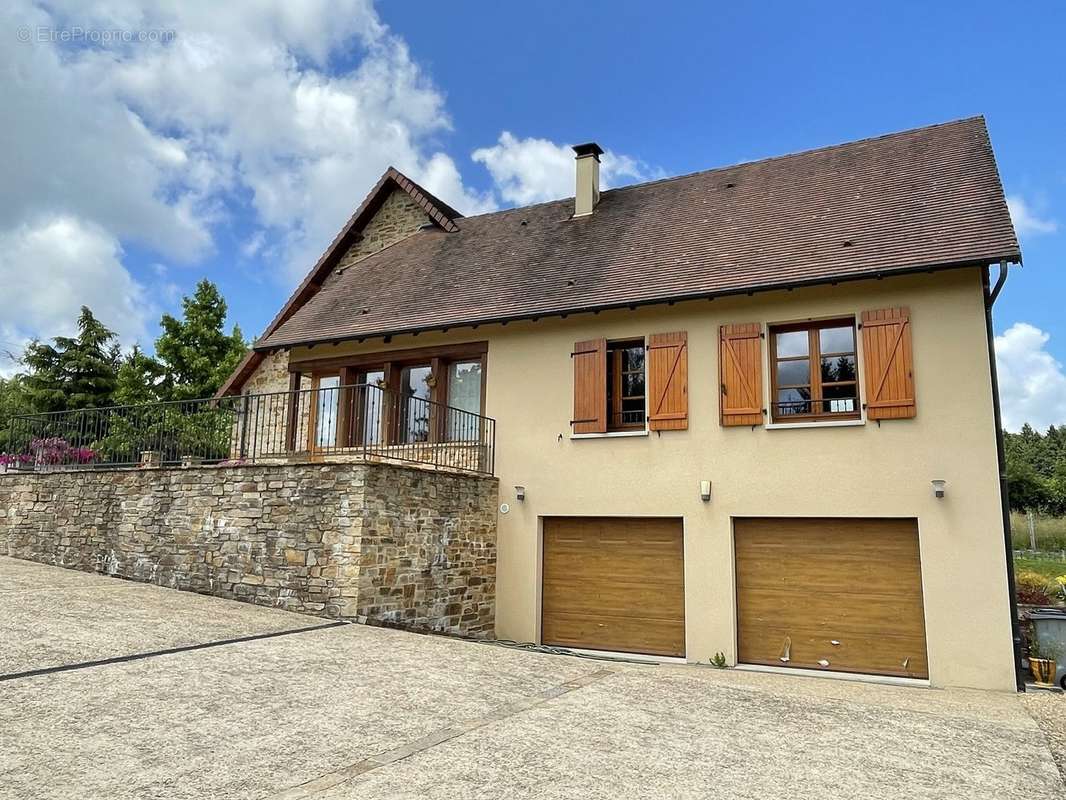 Maison à SAINT-YRIEIX-LA-PERCHE