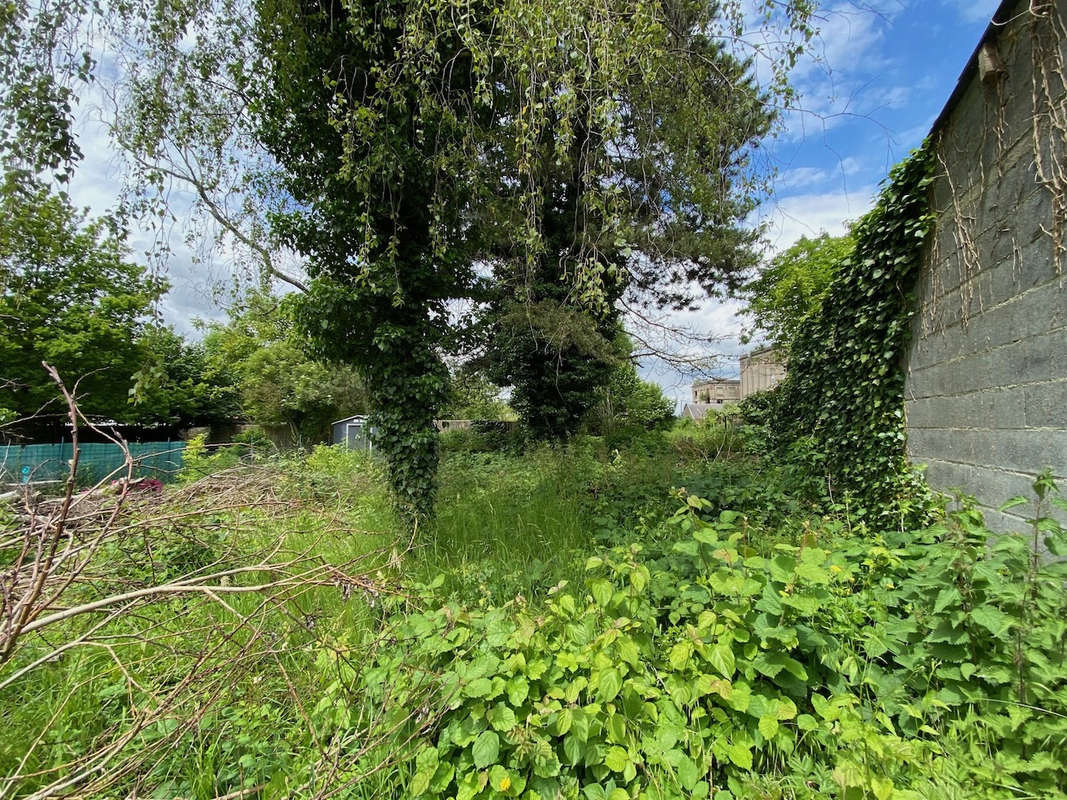 Terrain à MAUBEUGE