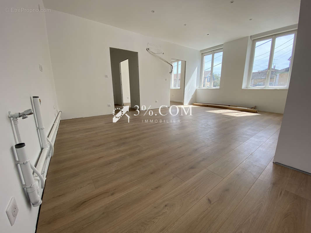 Appartement à COLOMBEY-LES-BELLES